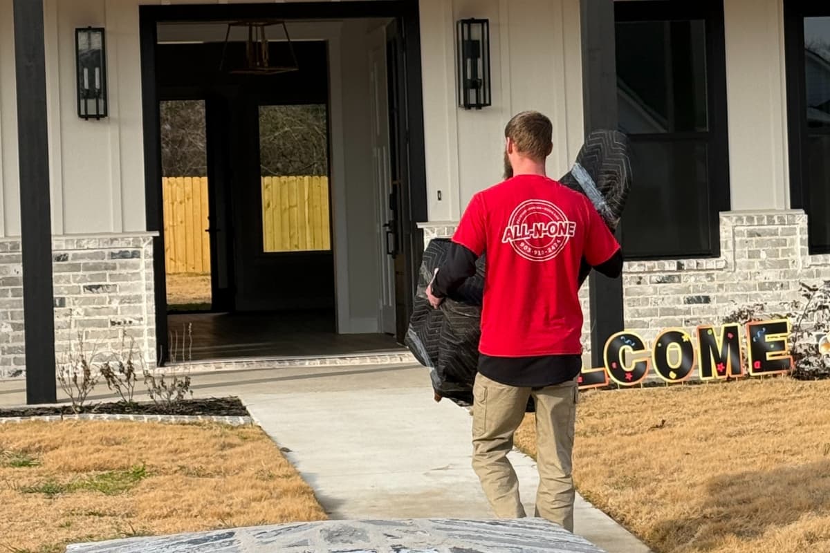 10 Things Every Person Must Know Before Hiring a Local Moving Service in 2026